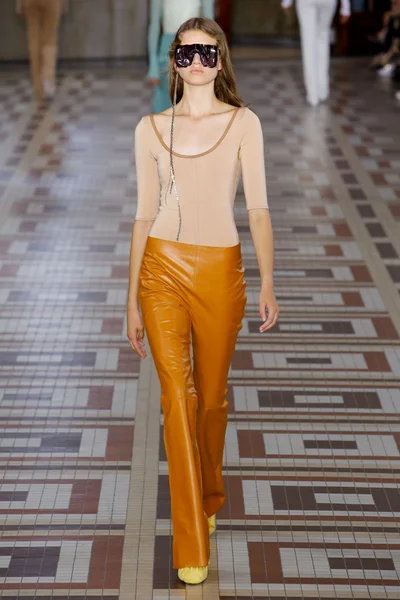 Look 9